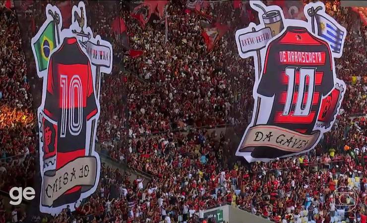 Arrascaeta faz tatuagem com o número 10 em semana de homenagens no Flamengo