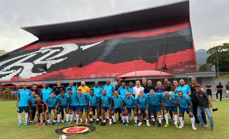 Petkovic reencontra Andrade no Flamengo e elogia marcas de Arrascaeta: "Aluno ultrapassa o professor"