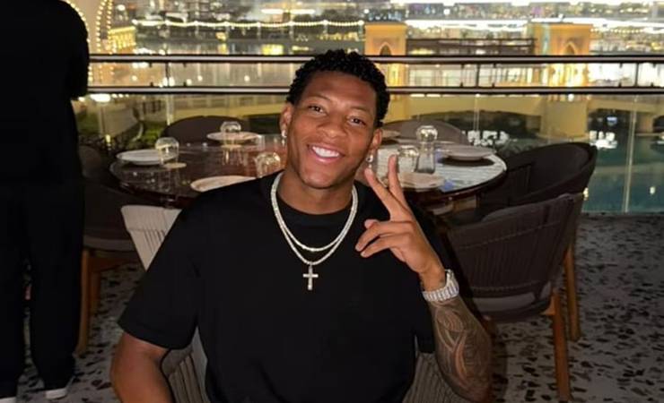 Plata se manifesta após cancelamento da transferência ao Dínamo e retorno ao Flamengo