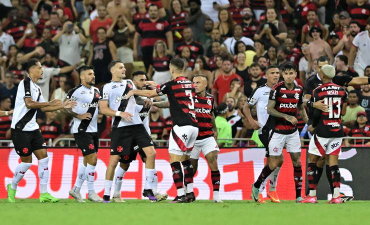 Wesley ironiza Coutinho após confusão em vitória do Flamengo: "Está bravo porque perdeu"