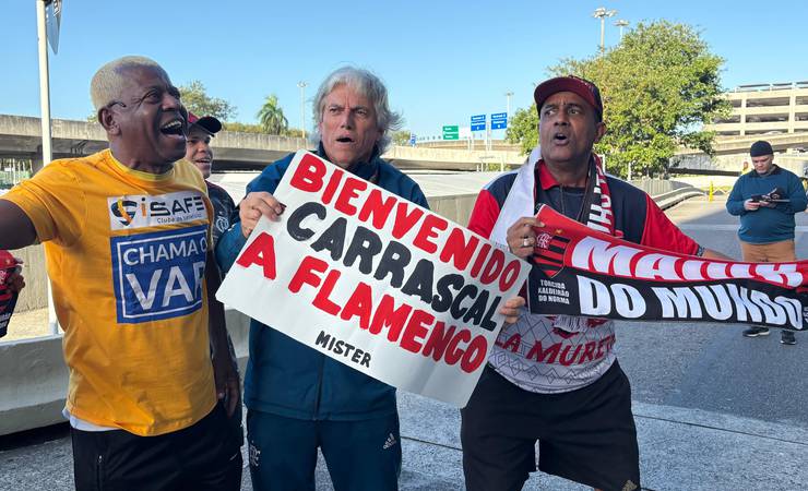 Carrascal chega ao Rio para assinar com o Flamengo