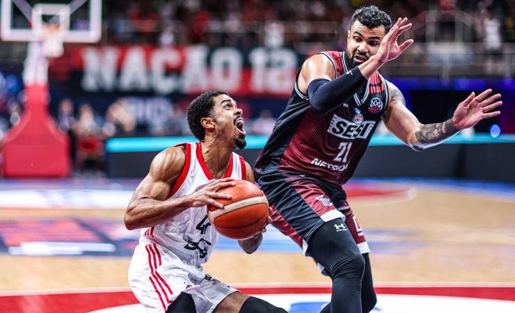 Flamengo atropela Franca no Maracanãzinho e vai à final da Champions League de Basquete