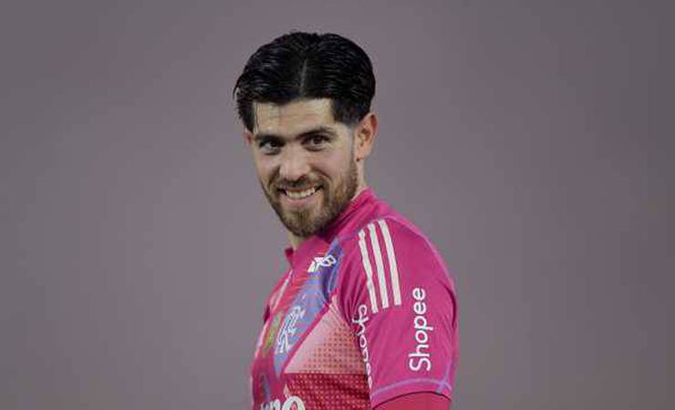 Rossi se destaca e Flamengo busca valorização contratual do goleiro