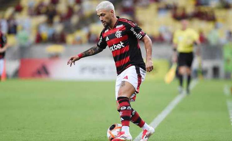 De la Cruz e Arrascaeta treinam com o grupo e reforçam Flamengo no clássico contra o Botafogo