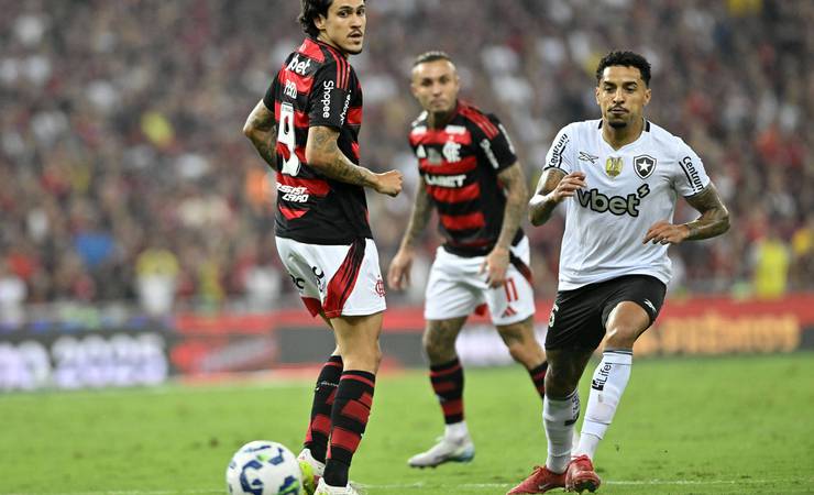 Análise: Flamengo domina boa parte do clássico, mas não tem poder de fogo para superar rival