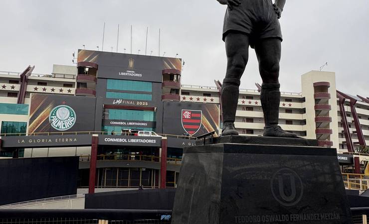 Homenagem a Gabigol: nome do ídolo é gravado na estátua de Lolo em Lima