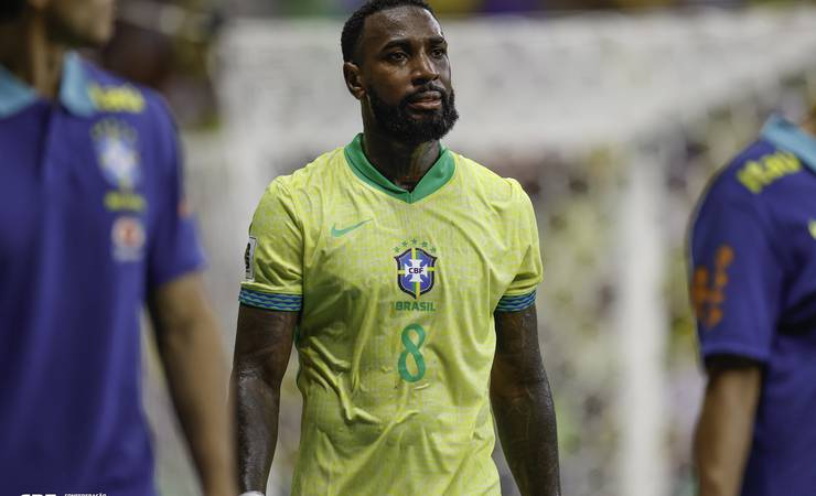 Sem lesão, Gerson, do Flamengo, tem chance de entrar em campo na estreia no Brasileirão
