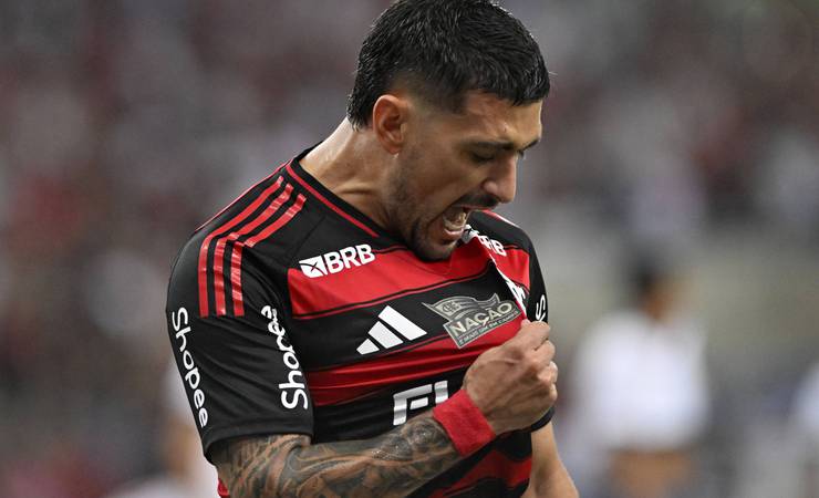 Boto diz que Flamengo não discutiu renovações com Rossi, Pedro e Arrascaeta: "Prioridade é o Varela"
