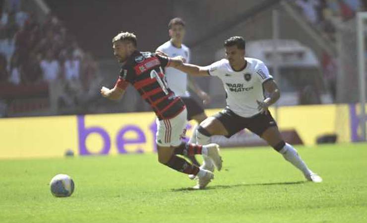 Arrascaeta, do Flamengo, sofre lesão na coxa