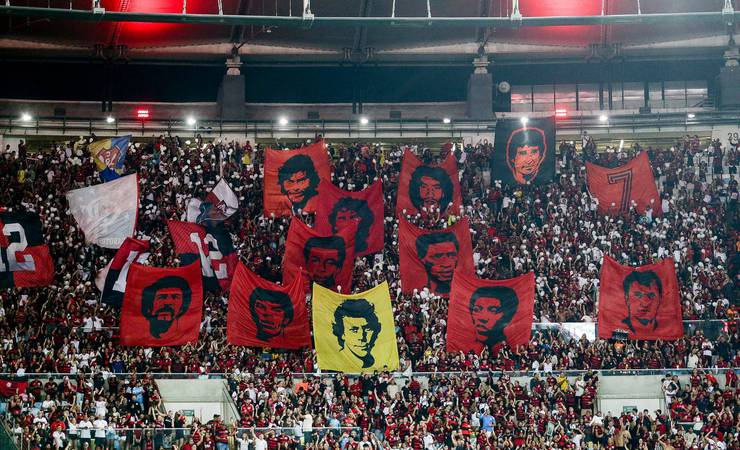 Ignorado em mosaico da torcida do Flamengo, Tita posta foto de campeão: "Ninguém vai apagar"