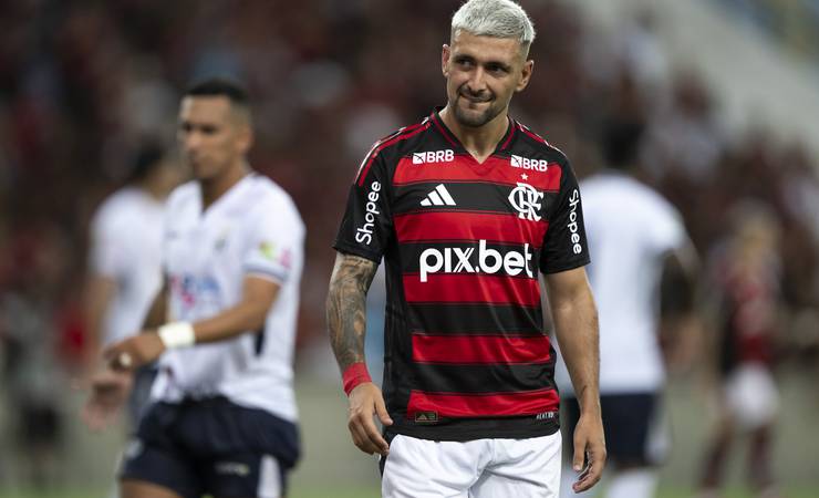Condição física de Arrascaeta preocupa o Flamengo, que avalia buscar opção no mercado