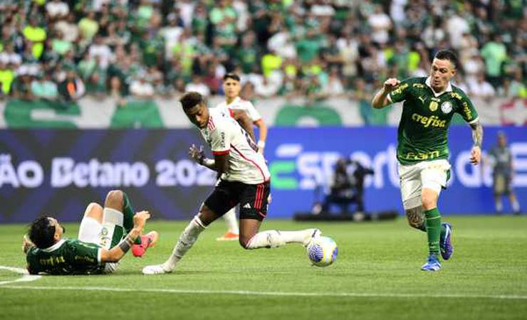 Craque do jogo, Bruno Henrique valoriza empate: "Se tivesse um vencedor seria o Flamengo"