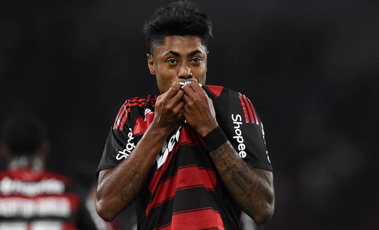 Bruno Henrique brilha com cinco gols, e Flamengo foca no título do Brasileirão