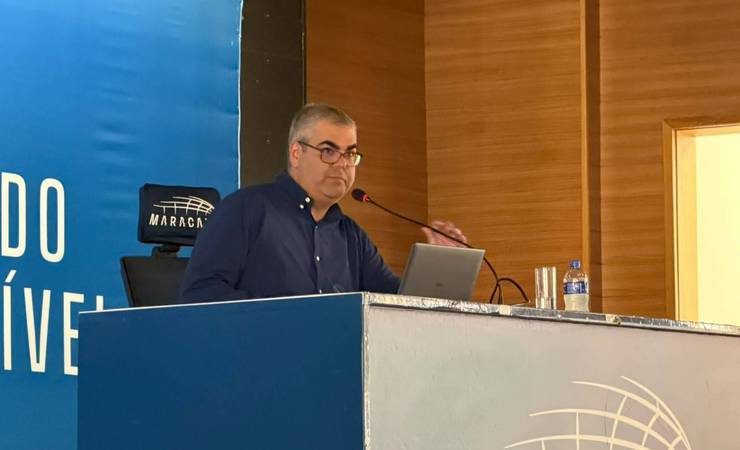 Fred Nantes apresenta cronograma e admite gramado do Maracanã abaixo do ideal