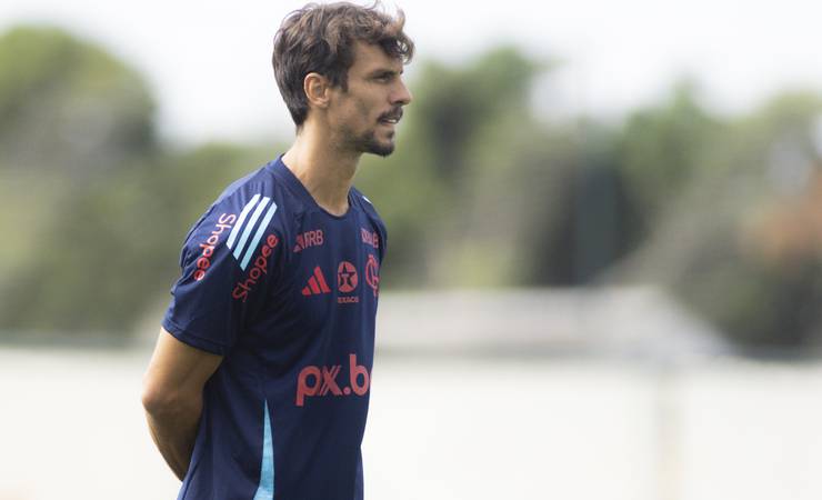 Flamengo é mais decisivo na bola parada desde a chegada de Rodrigo Caio à comissão técnica