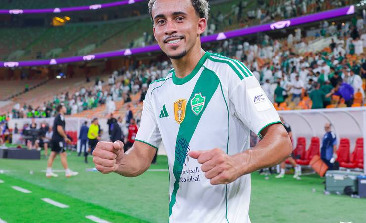 Matheus Gonçalves brilha no Al-Ahli e responde a críticas de Filipe Luís