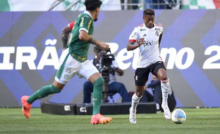 Análise: em tarde de erros do Flamengo no último terço, Bruno Henrique em alta é a grande notícia