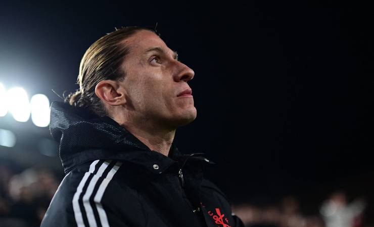 Filipe Luís completa um ano como técnico do Flamengo e negocia renovação até 2027
