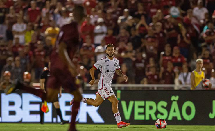 Zé Welinton é procurado por dois clubes árabes e deve ser o próximo a deixar o Flamengo