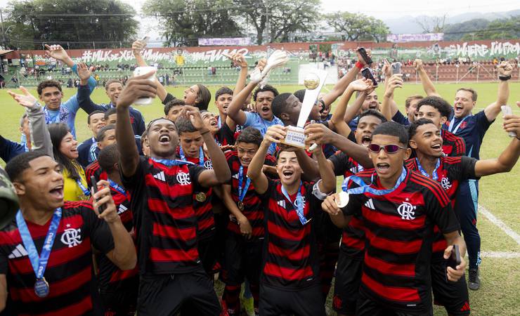 Flamengo vence o Fluminense nos pênaltis e volta a ser campeão carioca sub-15 após sete anos