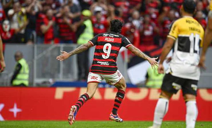 Pedro abre contagem para entrar no top-10 dos artilheiros do Flamengo; veja números