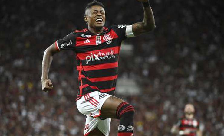 Após gol do Flamengo na final, Bruno Henrique se diz "iluminado" e elogia Carlinhos: "Forte e alto"