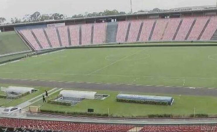 Com chuva em Uberlândia, veja o gramado do Parque do Sabiá antes de América-MG x Flamengo
