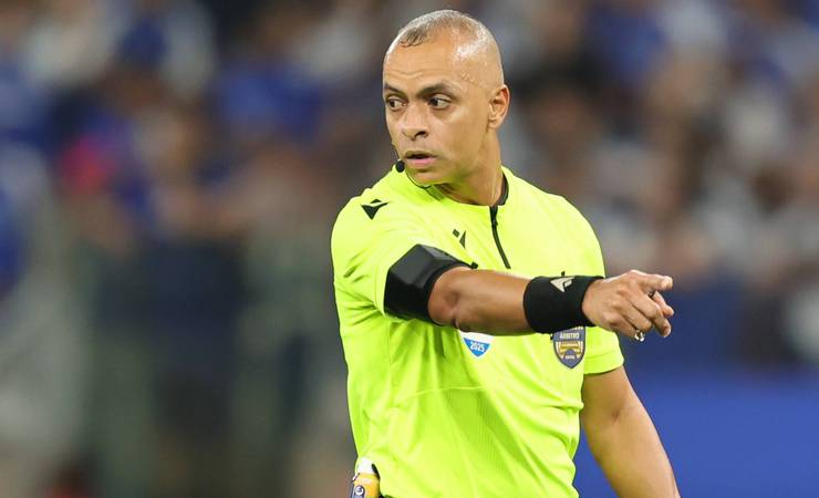 Wilton Sampaio apita duelo decisivo entre Flamengo e Palmeiras no Maracanã