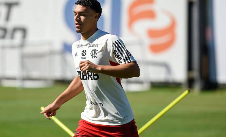 Victor Hugo deixa o Flamengo de graça dois anos depois de clube recusar proposta de R$ 107 milhões