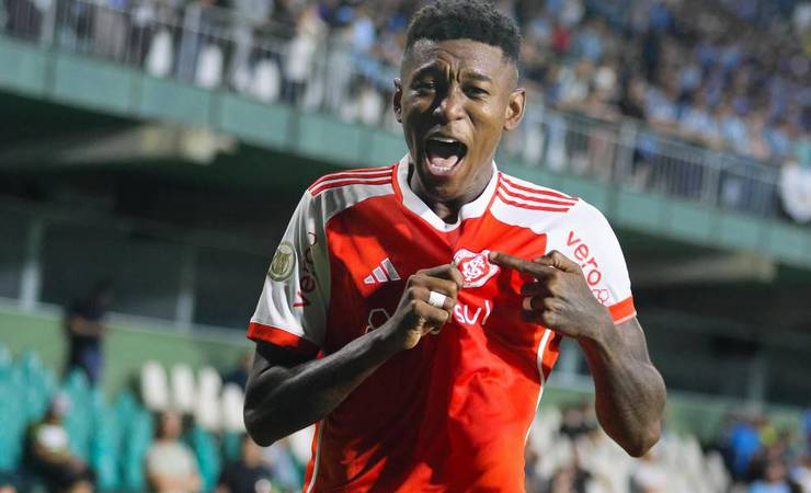 Flamengo volta a consultar Vitão, que mira retorno ao futebol europeu