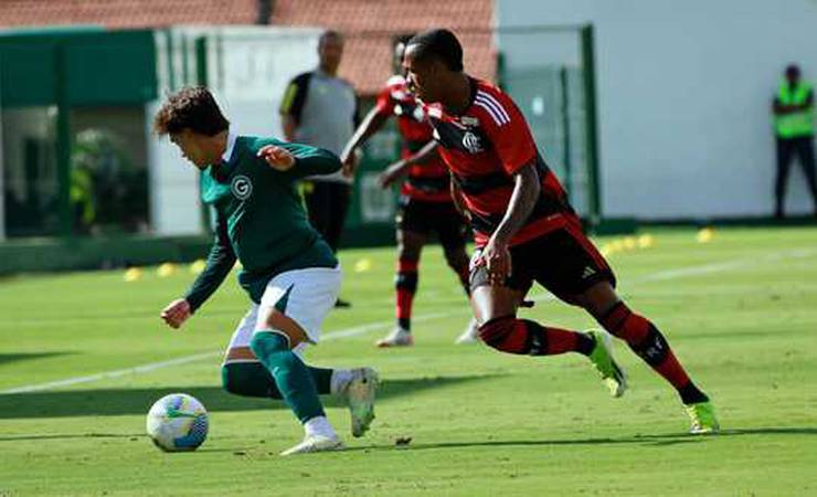 Nigeriano marca na estreia, mas Flamengo perde do Goiás na abertura do Brasileiro Sub-20