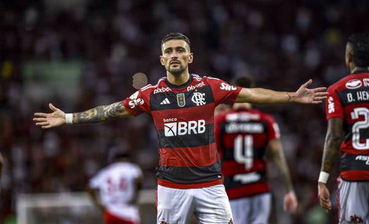 Flamengo gastou mais de R$ 400 mil com jatos de Arrascaeta, Pulgar e Varela