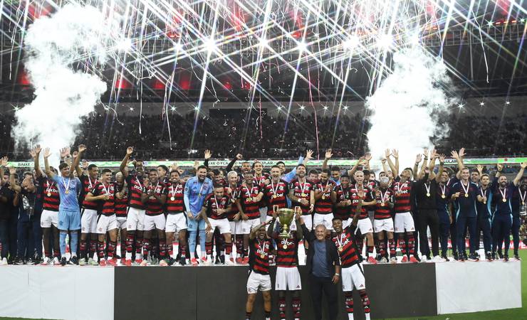Após conquistar com sobras o Carioca, Flamengo prepara cinco "reforços" para o Brasileirão