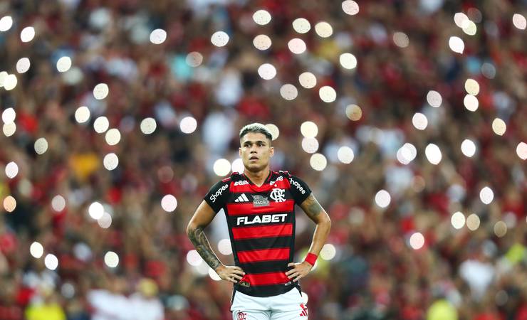 Luiz Araújo completa 100 jogos no Flamengo em "momento especial da carreira" e busca titularidade