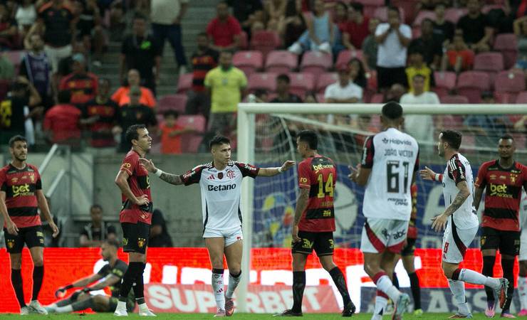 Flamengo goleia Sport por 5 a 1 e reassume liderança do Brasileiro