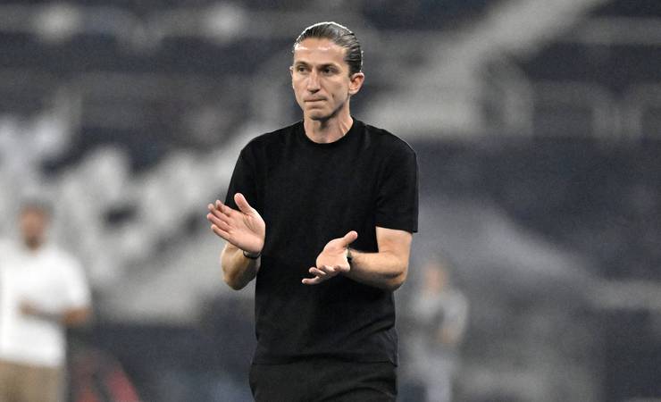 Filipe Luís elogia Pedro e destaca confiança do Flamengo após vitória convincente sobre o Botafogo