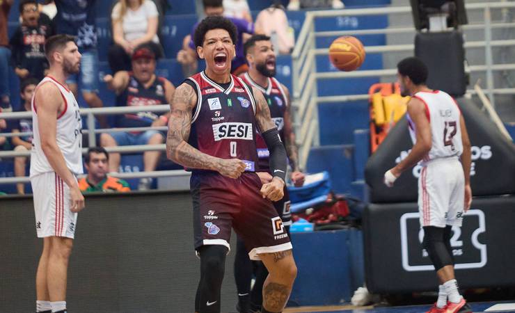 Franca vence Flamengo no Pedrocão, e semifinal do NBB será decidida no jogo 5