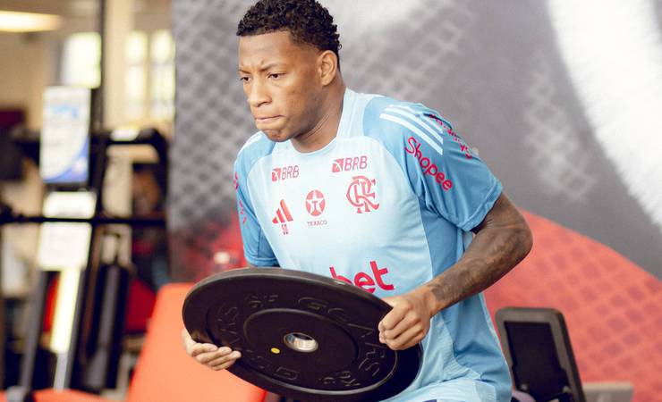 Com edema no joelho, Plata só deve voltar a jogar pelo Flamengo na Copa do Mundo de Clubes