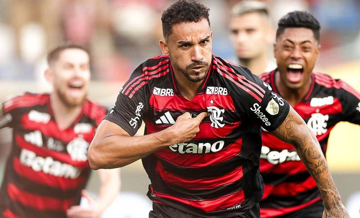 Flamengo negocia renovações com Danilo e inicia conversas por Pedro para 2027