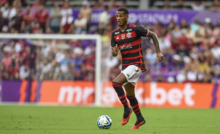 Flamengo identifica lacunas no elenco e monitora três posições no mercado