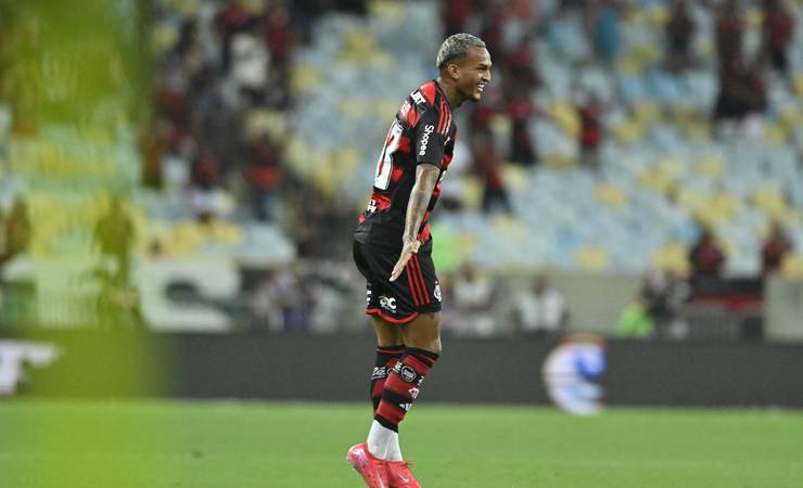 Wesley se desculpa por bater boca com torcedor em rede social após derrota do Flamengo na Libertadores