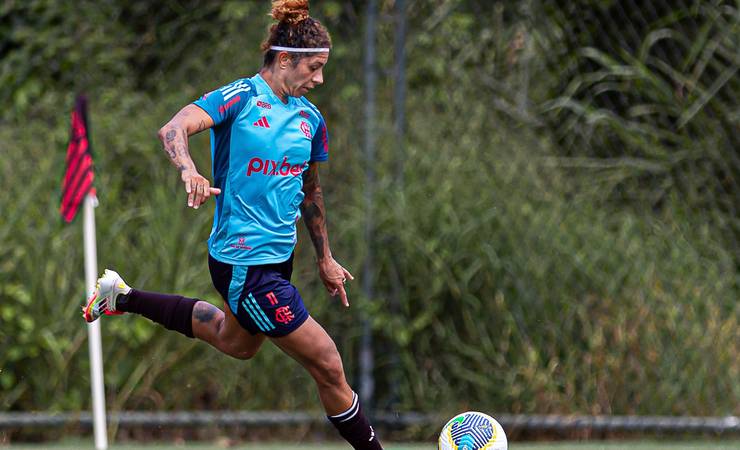 Às vésperas da Supercopa, Cristiane mira ano melhor no Flamengo e projeta Mundial no Brasil