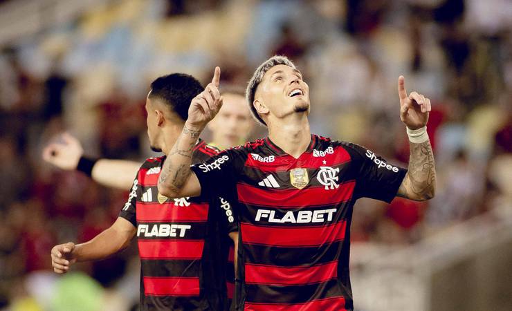 Perto de renovar, Varela vira prioridade no Flamengo em meio à expectativa por saída de Wesley