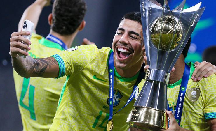 Iago "zera a base" e volta em alta da seleção sub-20, mas terá que recuperar espaço no Flamengo