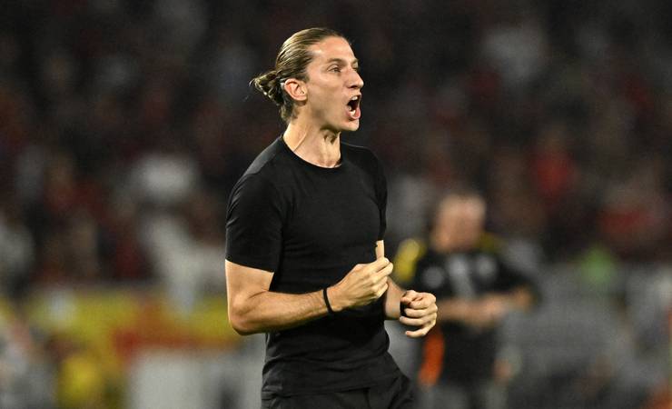 Filipe Luís enaltece bola parada do Flamengo contra o Atlético-MG e celebra chegadas de Saúl e Royal