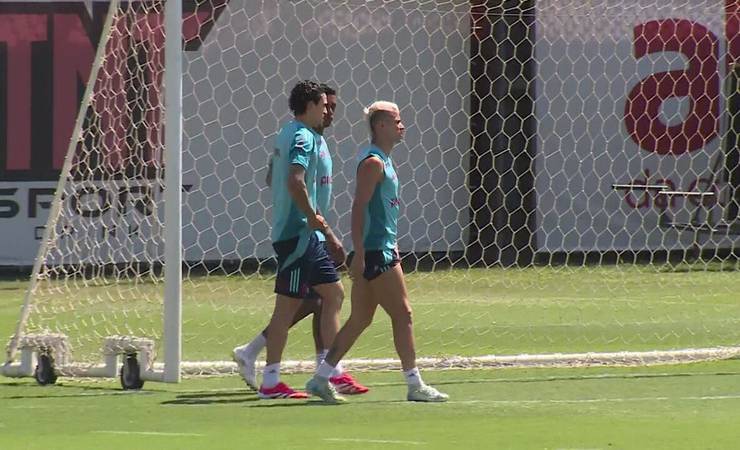 Danilo está fora do primeiro Vasco x Flamengo da semifinal do Carioca