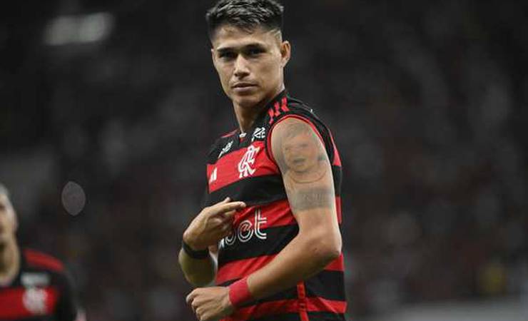 Da expulsão ao protagonismo, Luiz Araújo chega ao terceiro Fla-Flu pelo Flamengo em outro patamar