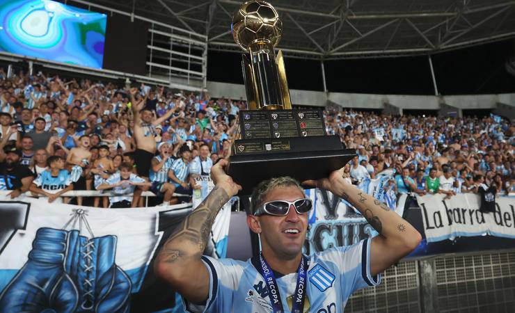 Martirena diz que recebeu proposta do Flamengo em 2024: "Feliz pelo interesse"