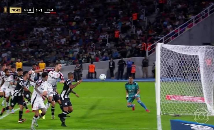 Filipe Luís lamenta oscilação do Flamengo em empate com Central Córdoba: "Um erro foi fatal"
