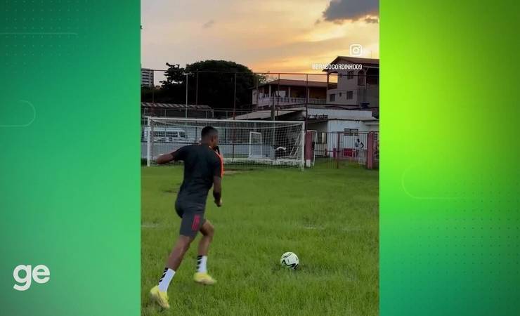 Irmão de Bruno Henrique, do Flamengo, faz sucesso na várzea de Minas Gerais; conheça história